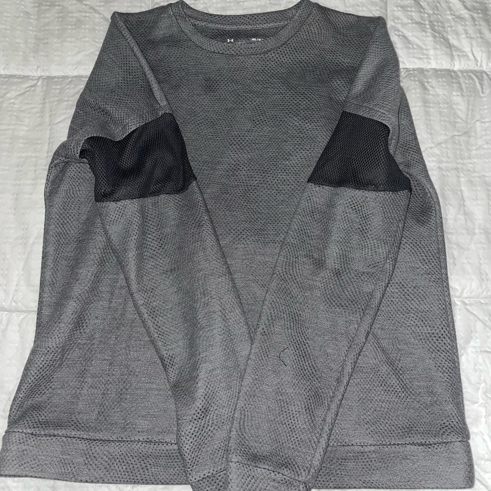 under armour crewneck size medium
